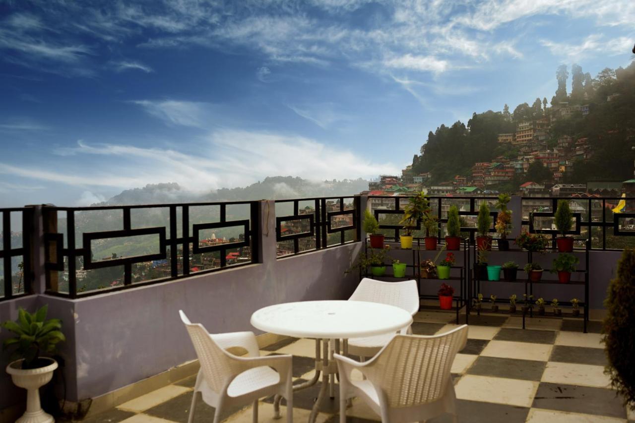 Hotel Hill Queen Near Sherpa Gumba Darjeeling Mall 5 Min Couple Friendly Buitenkant foto
