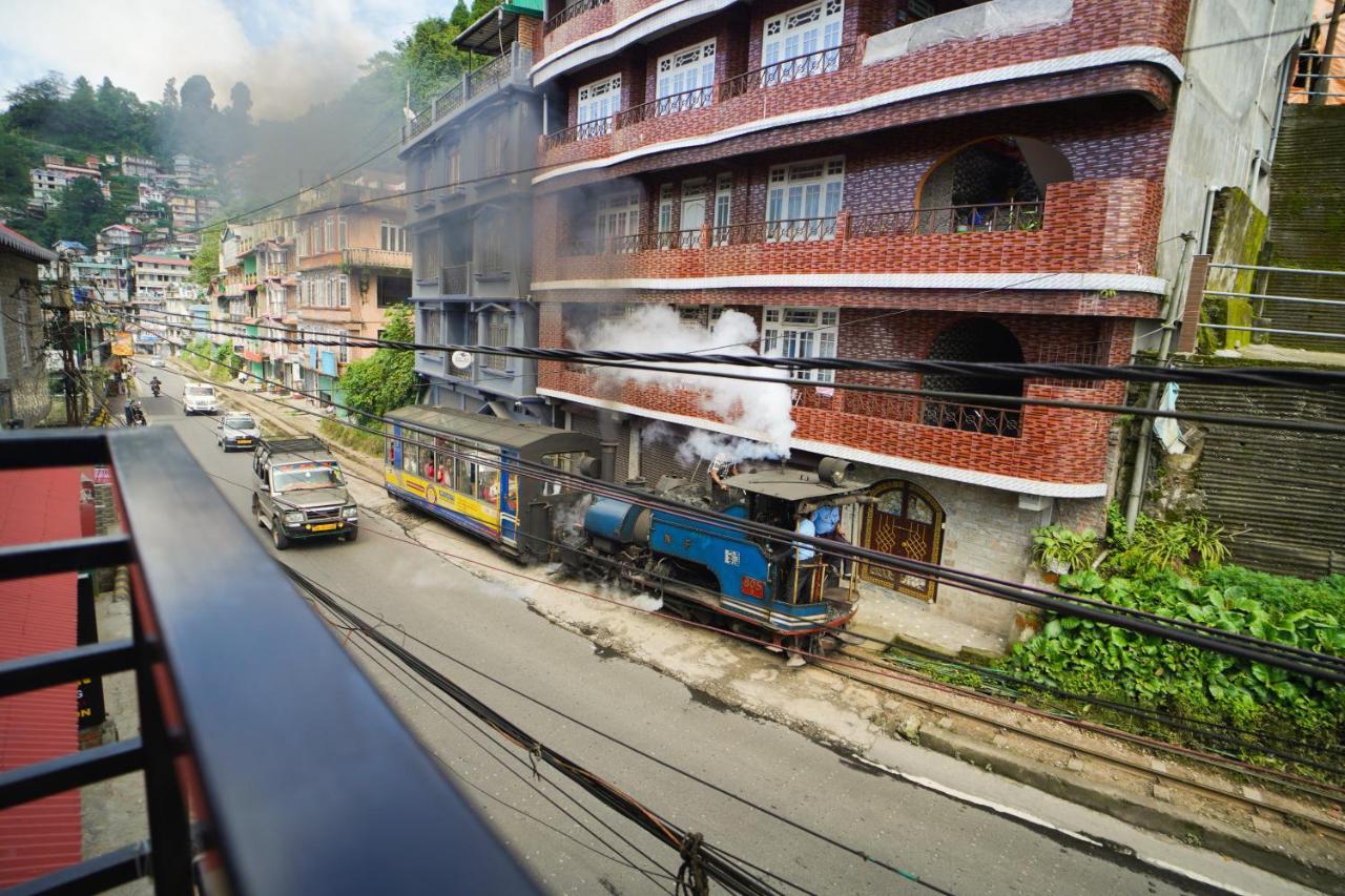Hotel Hill Queen Near Sherpa Gumba Darjeeling Mall 5 Min Couple Friendly Buitenkant foto