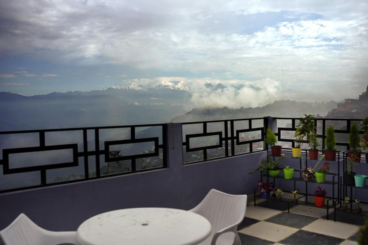 Hotel Hill Queen Near Sherpa Gumba Darjeeling Mall 5 Min Couple Friendly Buitenkant foto