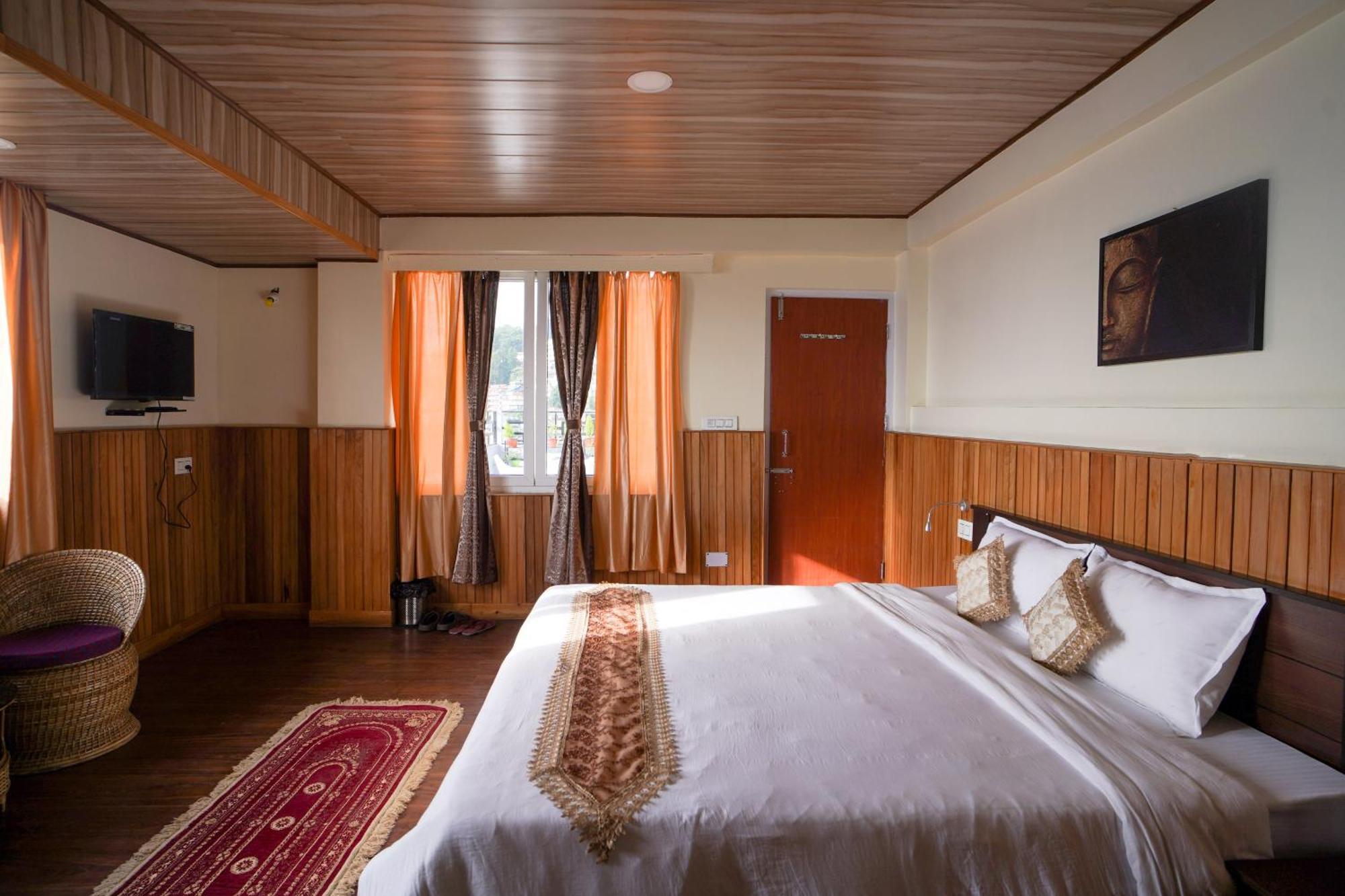 Hotel Hill Queen Near Sherpa Gumba Darjeeling Mall 5 Min Couple Friendly Buitenkant foto